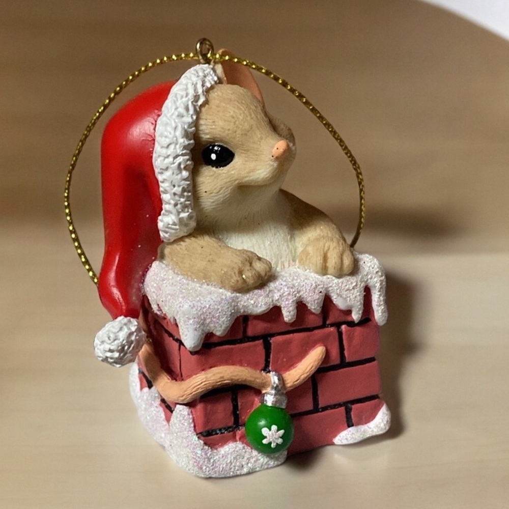 CHRISTMAS MOUSE IN CHIMNEY CHARMING TAILS ORNAMENT - Picture 7 of 11